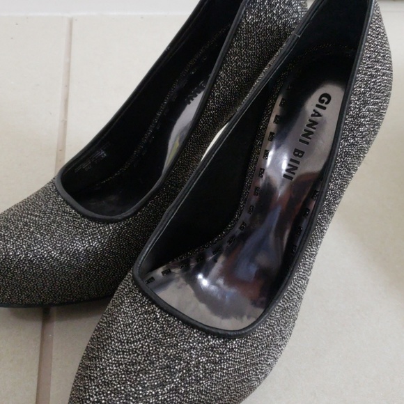 Shoes - Picture 6 of 6